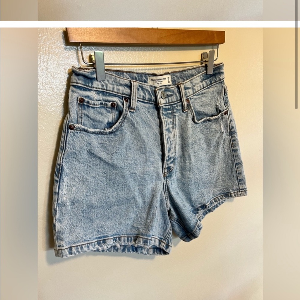 A&F The Dad Short High Rise Curve Love